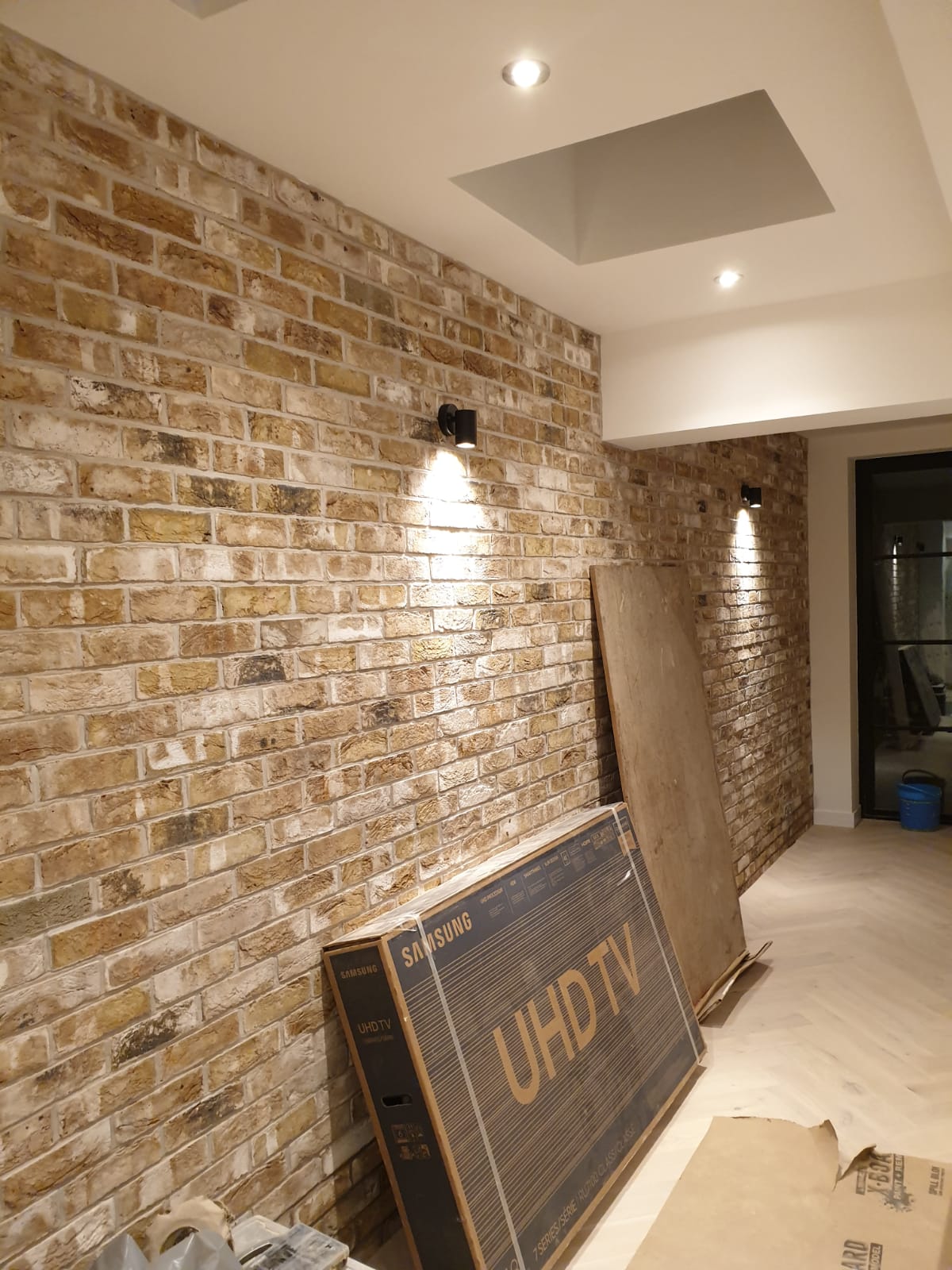 picture of brickwall imitation in newly build house extension